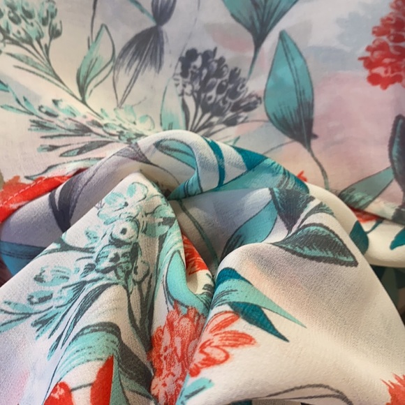 Guess vtg red & green floral button down - Picture 7 of 8